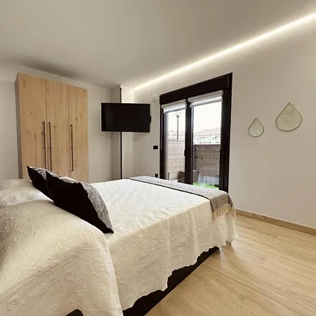 Апартаменты Flower Deluxe Bajo Con Jardin 6083