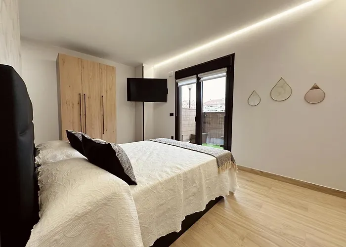 Apartment Flower Deluxe Bajo Con Jardin 6083