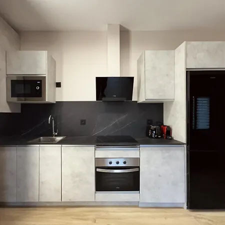 Apartamento Flower Deluxe Bajo Con Jardin 6083 *