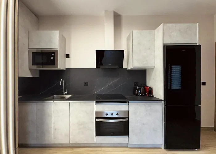 Apartamento Flower Deluxe Bajo Con Jardin 6083 *